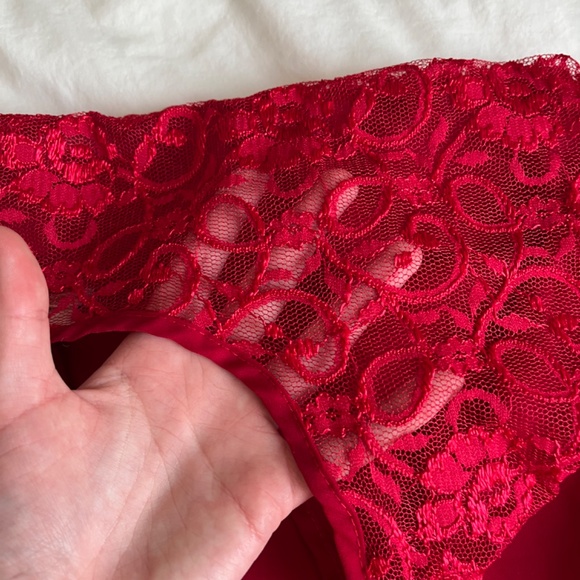 VINTAGE Secret Treasures lace flowy midi red robe - Picture 3 of 16